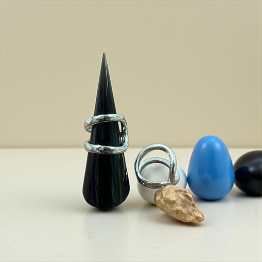Elegantly Curved Ring